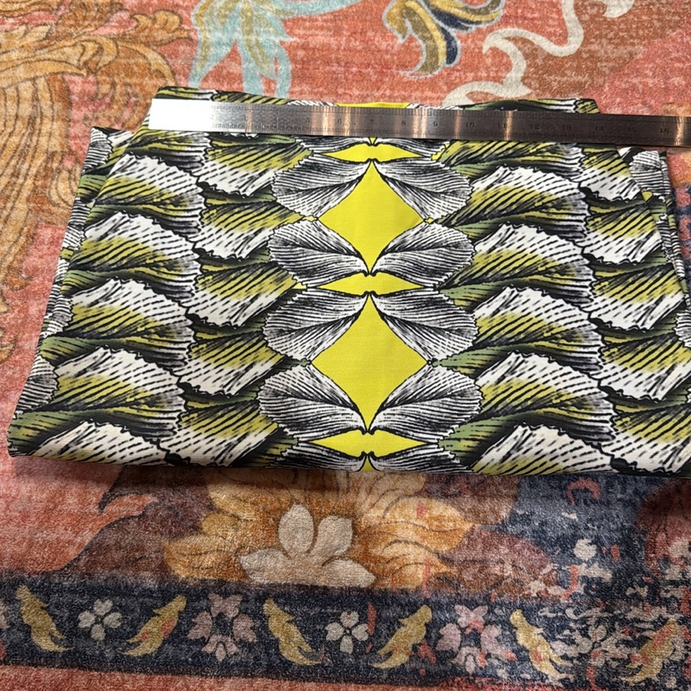 Nicole Miller Yellow and Black Patterned Pencil Skirt. Has stretch - Picture 5 of 5